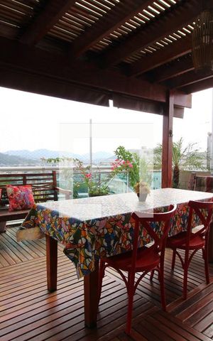 Apartamento à venda com 178m², 4 quartos e 2 vagasÁrea Externa