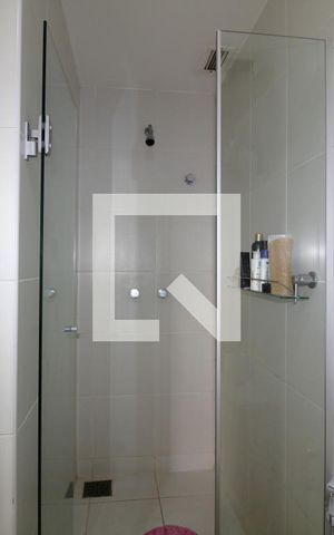 Apartamento à venda com 178m², 4 quartos e 2 vagasQuarto 2 - Banheiro da Suíte