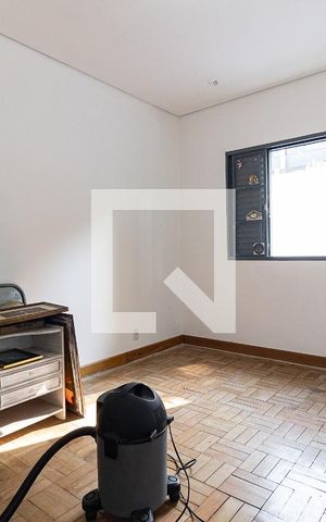 Casa à venda com 464m², 3 quartos e 4 vagas Casa à venda com 464m², 3 quartos e 4 vagasQuarto 2