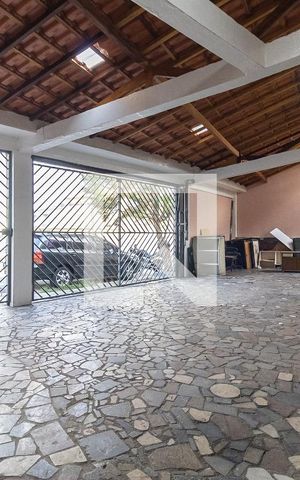 Casa à venda com 464m², 3 quartos e 4 vagas Casa à venda com 464m², 3 quartos e 4 vagasGaragem