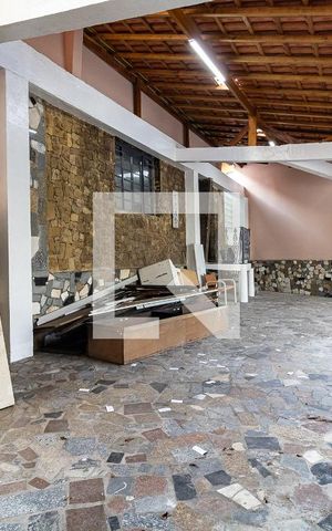 Casa à venda com 464m², 3 quartos e 4 vagas Casa à venda com 464m², 3 quartos e 4 vagasGaragem