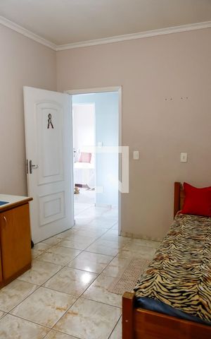 Casa à venda com 320m², 4 quartos e 2 vagas Casa à venda com 320m², 4 quartos e 2 vagasQuarto 2