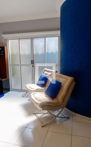 Casa à venda com 320m², 4 quartos e 2 vagas Casa à venda com 320m², 4 quartos e 2 vagassala