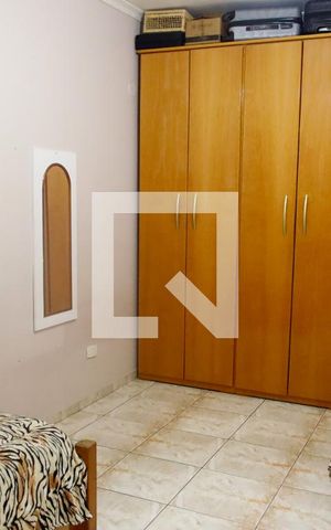 Casa à venda com 320m², 4 quartos e 2 vagas Casa à venda com 320m², 4 quartos e 2 vagasQuarto 2