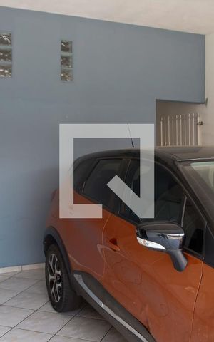 Casa à venda com 320m², 4 quartos e 2 vagas Casa à venda com 320m², 4 quartos e 2 vagasGaragem
