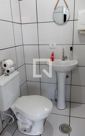 Casa à venda com 320m², 4 quartos e 2 vagas Casa à venda com 320m², 4 quartos e 2 vagasLavabo