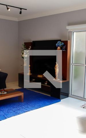 Casa à venda com 320m², 4 quartos e 2 vagas Casa à venda com 320m², 4 quartos e 2 vagassala
