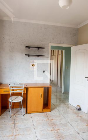Casa à venda com 320m², 4 quartos e 2 vagas Casa à venda com 320m², 4 quartos e 2 vagasQuarto 1