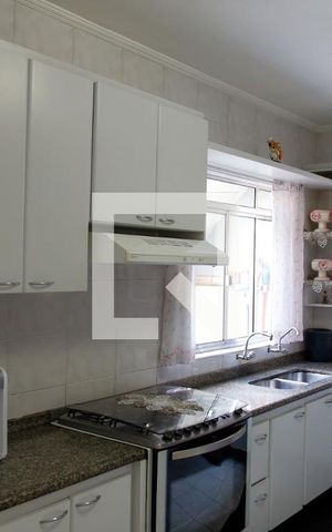 Casa à venda com 320m², 4 quartos e 2 vagas Casa à venda com 320m², 4 quartos e 2 vagasCozinha