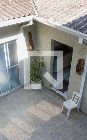 Casa à venda com 320m², 4 quartos e 2 vagas Casa à venda com 320m², 4 quartos e 2 vagasÁrea comum