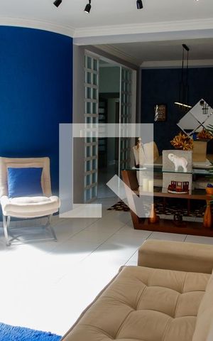 Casa à venda com 320m², 4 quartos e 2 vagas Casa à venda com 320m², 4 quartos e 2 vagassala