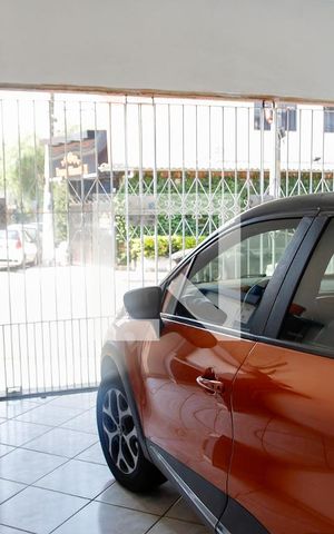 Casa à venda com 320m², 4 quartos e 2 vagas Casa à venda com 320m², 4 quartos e 2 vagasGaragem