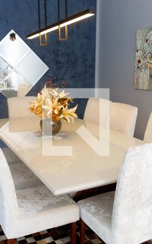 Casa à venda com 320m², 4 quartos e 2 vagas Casa à venda com 320m², 4 quartos e 2 vagassala