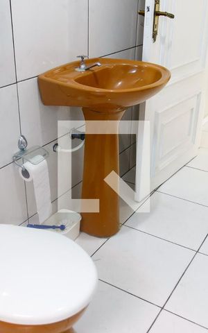 Casa à venda com 320m², 4 quartos e 2 vagas Casa à venda com 320m², 4 quartos e 2 vagasBanheiro 2