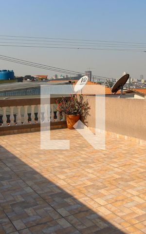 Casa à venda com 320m², 4 quartos e 2 vagas Casa à venda com 320m², 4 quartos e 2 vagasSacada