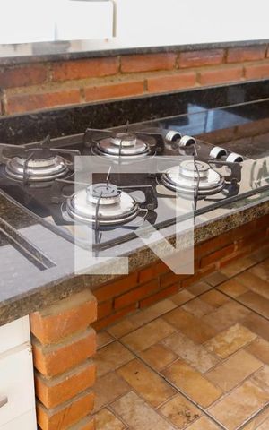 Casa à venda com 320m², 4 quartos e 2 vagas Casa à venda com 320m², 4 quartos e 2 vagasÁrea comum - Churrasqueira