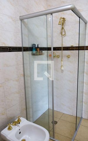 Casa à venda com 320m², 4 quartos e 2 vagas Casa à venda com 320m², 4 quartos e 2 vagasBanheiro da Suíte 3