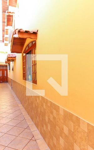 Casa à venda com 350m², 3 quartos e 2 vagas Casa à venda com 350m², 3 quartos e 2 vagasCorredor Externo
