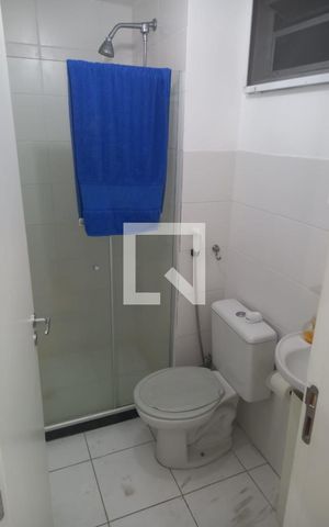 Apartamento à venda com 48m², 2 quartos e 1 vaga Apartamento à venda com 48m², 2 quartos e 1 vagaBanheiro