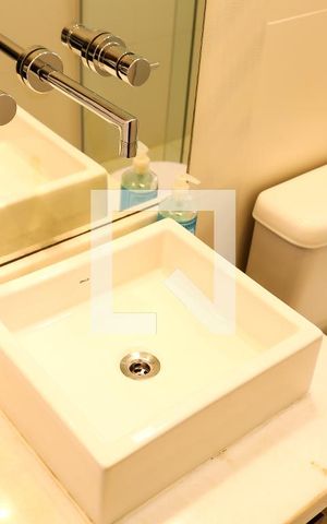 Apartamento à venda com 167m², 2 quartos e 3 vagas Apartamento à venda com 167m², 2 quartos e 3 vagasBanheiro