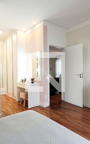 Casa de condomínio à venda com 329m², 4 quartos e 4 vagas Casa de condomínio à venda com 329m², 4 quartos e 4 vagasSuite 3