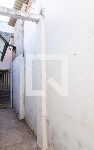 Casa para alugar com 40m², 2 quartos e 1 vaga Casa para alugar com 40m², 2 quartos e 1 vagaCorredor