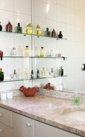 Apartamento à venda com 280m², 3 quartos e 4 vagasBanheiro da Suíte 3