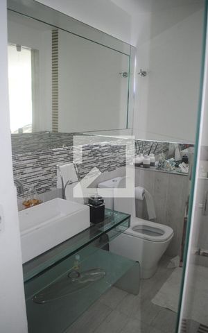 Casa para alugar com 400m², 4 quartos e 3 vagasBanheiro social