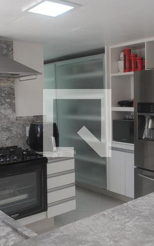 Casa para alugar com 400m², 4 quartos e 3 vagasCozinha - Armários