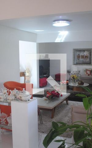 Casa para alugar com 400m², 4 quartos e 3 vagasSala 
