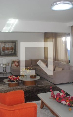 Casa para alugar com 400m², 4 quartos e 3 vagasSala 