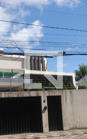 Casa para alugar com 400m², 4 quartos e 3 vagasFachada 