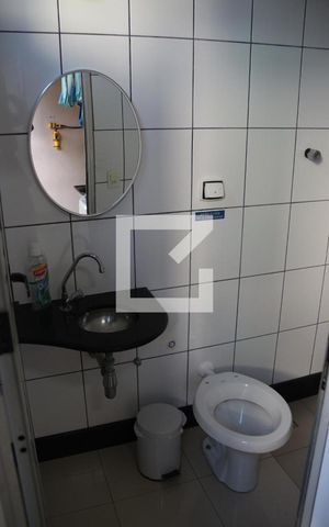 Casa à venda com 250m², 3 quartos e 6 vagasBanheiro de Serviço