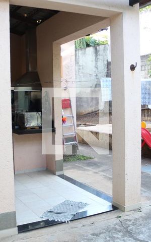 Casa à venda com 250m², 3 quartos e 6 vagasQuintal