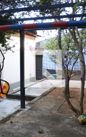 Casa à venda com 250m², 3 quartos e 6 vagasQuintal