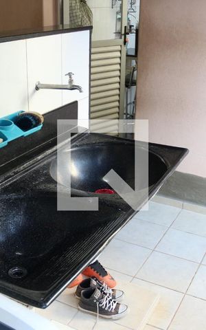 Casa à venda com 250m², 3 quartos e 6 vagasÁrea de Serviço