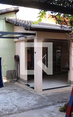 Casa à venda com 250m², 3 quartos e 6 vagasQuintal