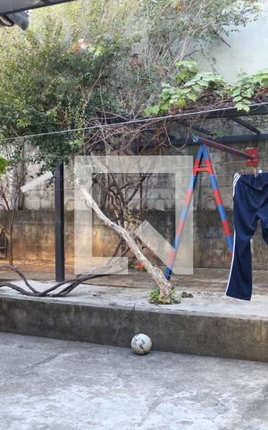 Casa à venda com 250m², 3 quartos e 6 vagasQuintal