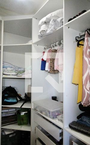 Apartamento para alugar com 300m², 3 quartos e sem vaga Apartamento para alugar com 300m², 3 quartos e sem vagaCloset da suíte