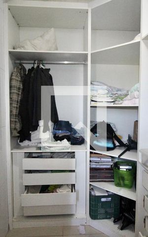 Apartamento para alugar com 300m², 3 quartos e sem vaga Apartamento para alugar com 300m², 3 quartos e sem vagaCloset da suíte
