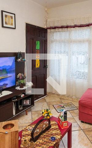 Casa à venda com 150m², 3 quartos e 8 vagas Casa à venda com 150m², 3 quartos e 8 vagasSala