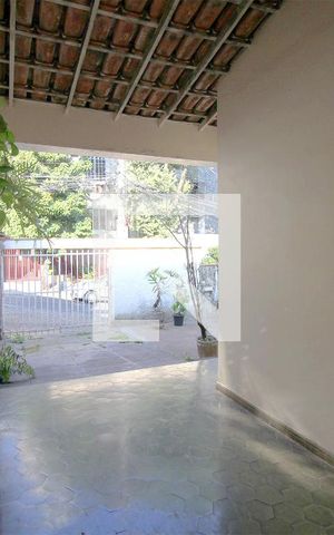 Casa à venda com 350m², 6 quartos e 2 vagasVaranda frontal
