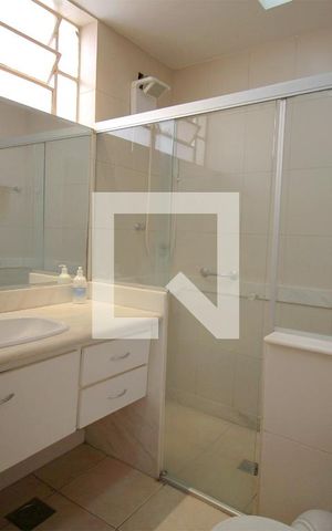 Casa à venda com 350m², 6 quartos e 2 vagasBanheiro