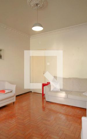 Casa à venda com 350m², 6 quartos e 2 vagasSala
