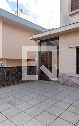 Casa à venda com 380m², 4 quartos e 2 vagasVaranda