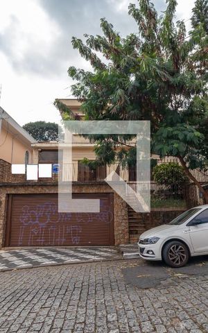 Casa à venda com 380m², 4 quartos e 2 vagasFachada