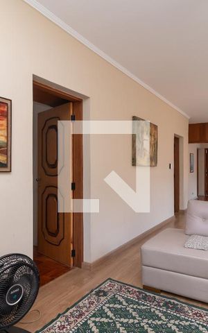 Casa à venda com 380m², 4 quartos e 2 vagasSala de TV