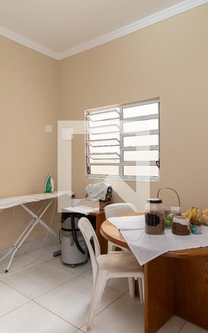Casa à venda com 380m², 4 quartos e 2 vagasDespensa