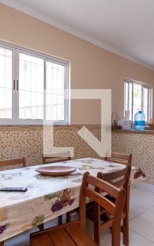Casa à venda com 380m², 4 quartos e 2 vagasCopa