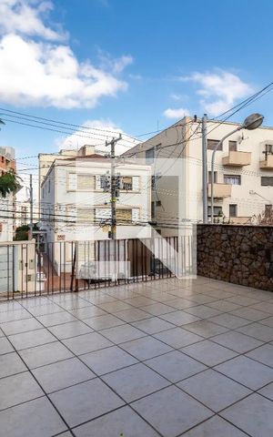 Casa à venda com 380m², 4 quartos e 2 vagasVaranda